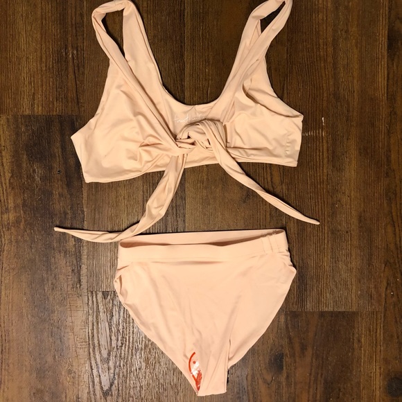 437 set - Kenzie top and high waisted bottoms - Picture 2 of 2